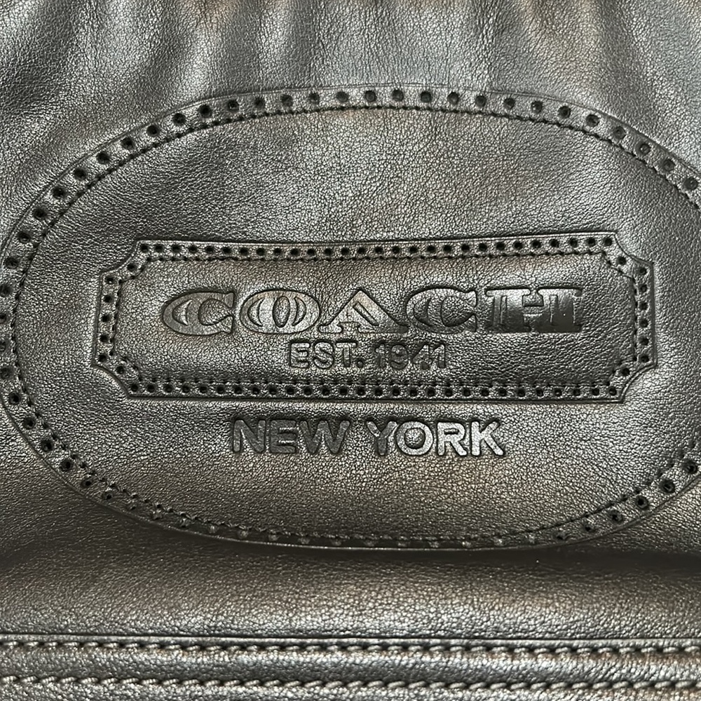 Women’s black leather coach handbag - Picture 2 of 10